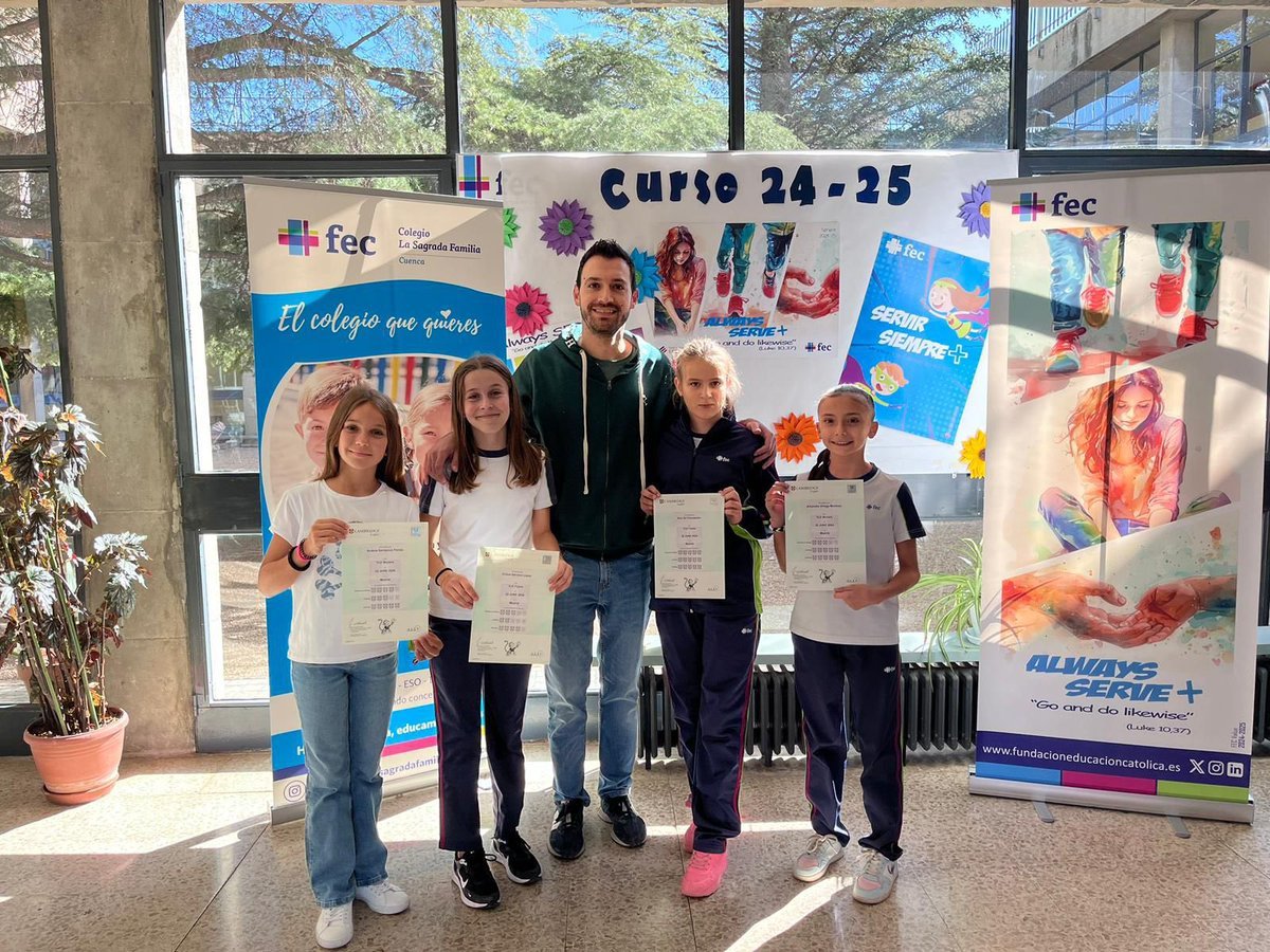 Infographic of La Sagrada Familia School Cuenca showing reviews, pricing, facilities, pros and cons, and comparison with public and private schools in Spain