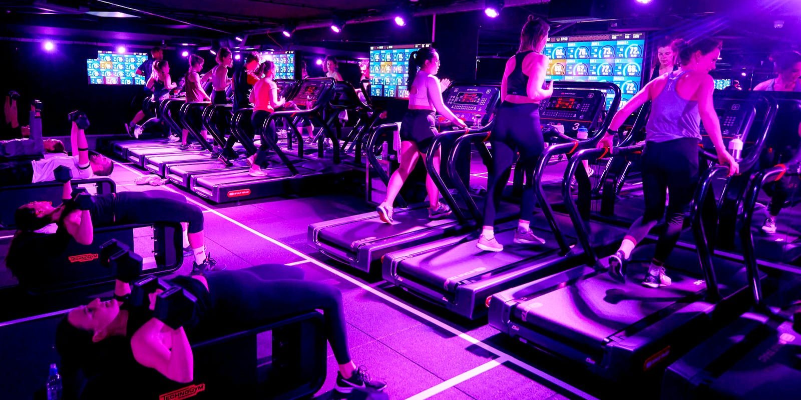 TRIB3 Sagrada Familia HIIT workout infographic showing the three training zones, 45-minute class structure, membership pricing, and benefits of training at the boutique fitness studio in Barcelona.