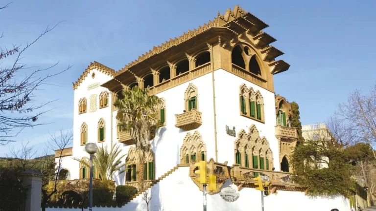 Asador de Aranda Tibidabo restaurant in Barcelona featuring historic Casa Roviralta architecture, traditional Spanish roast lamb, and luxury dining atmosphere near Tibidabo.