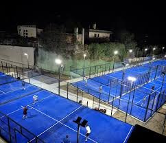 Padel Tibidabo Barcelona infographic showing outdoor courts booking tips prices and social club experience